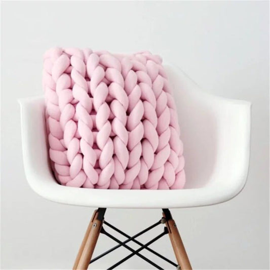 Creative Knit Pillow – Chunky Wool for Warm, Stylish Decor
