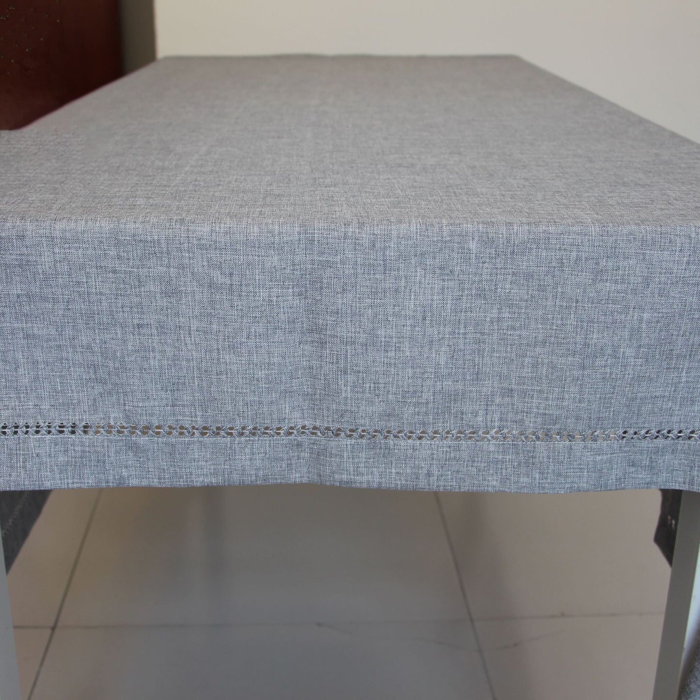 Charming Table Runner for a Warm, Homey Touch