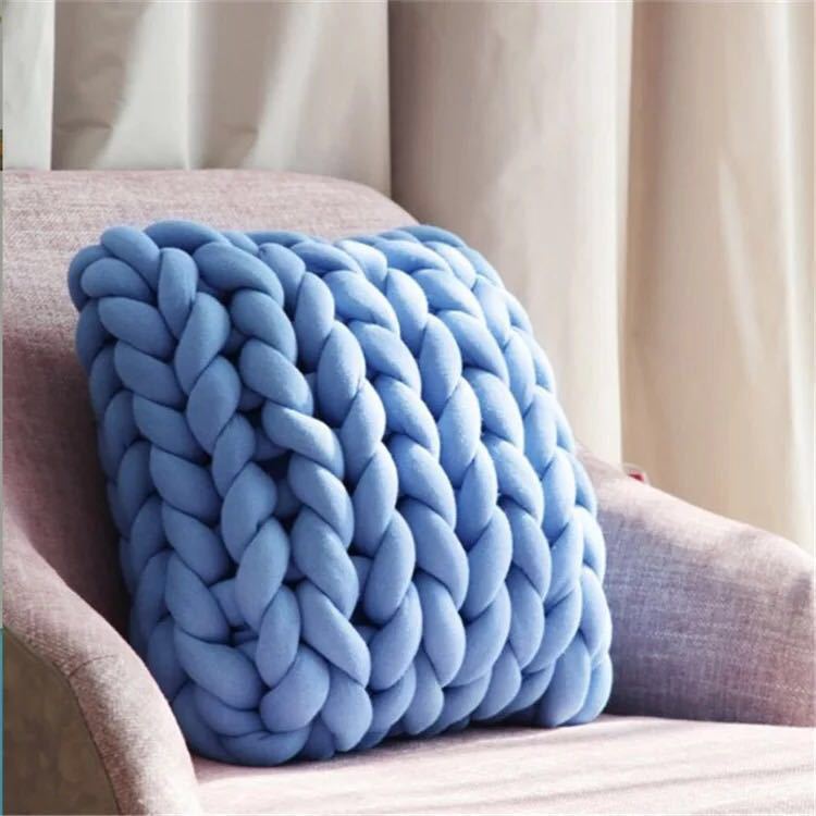 Creative Knit Pillow – Chunky Wool for Warm, Stylish Decor